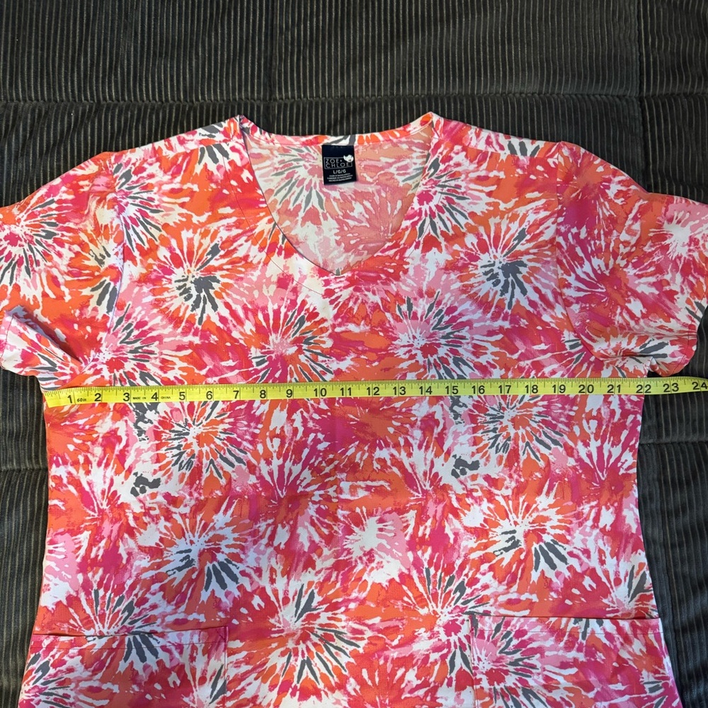 Zoe and Chloe scrub top - Picture 4 of 4